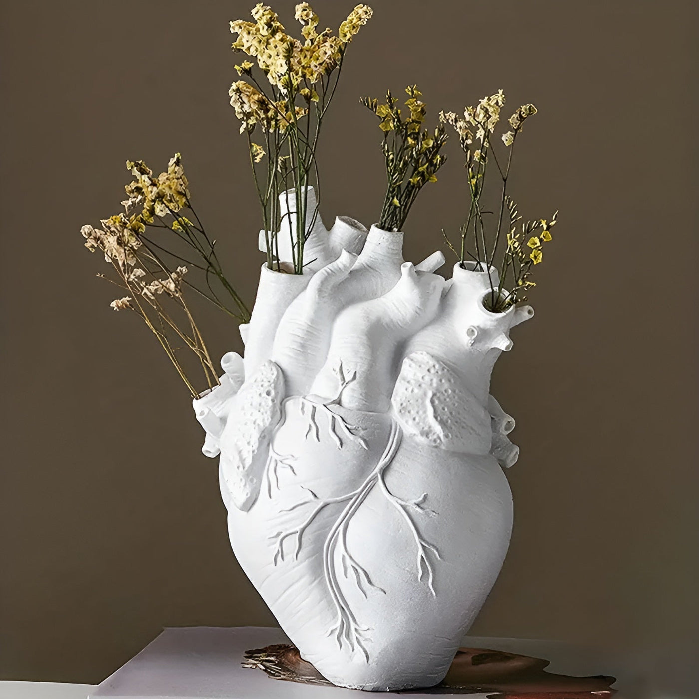 Heart-Shaped Ceramic Vase – Decorative Flower Display Centerpiece 2