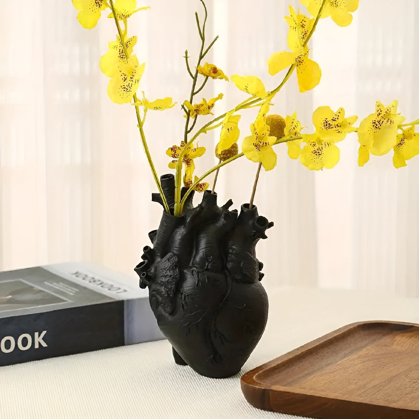 Heart-Shaped Ceramic Vase – Decorative Flower Display Centerpiece 4