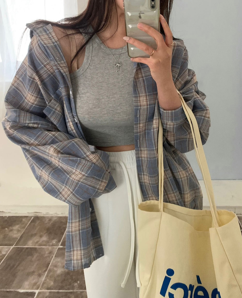 Versatile Plaid Shirt for Women – Loose Fit with Notched Collar for a Casual Style