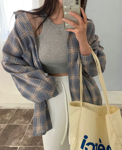 Versatile Plaid Shirt for Women – Loose Fit with Notched Collar for a Casual Style