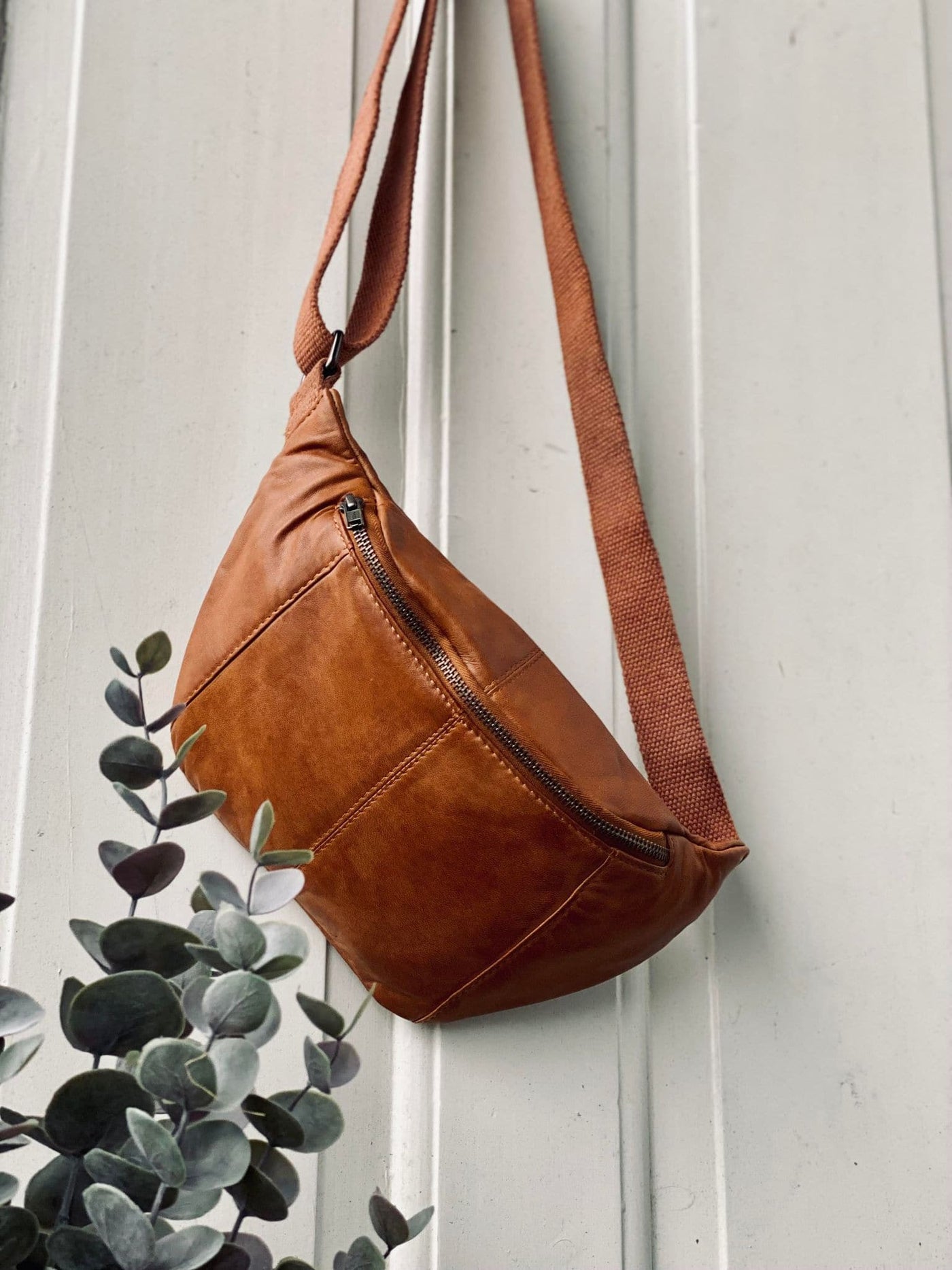 Unisex Belt Bag with Adjustable Strap for Everyday Use 1