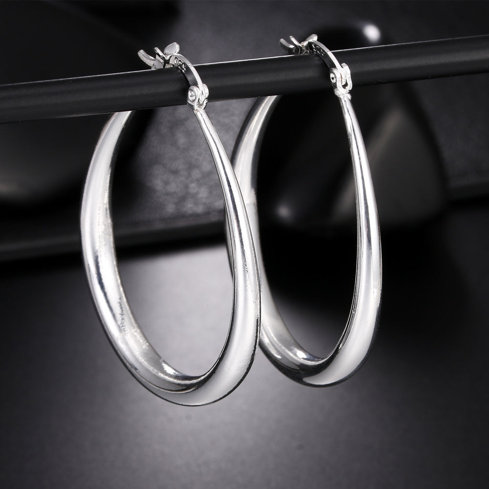 Women’s Hoop Earrings with Smooth Circle Design 2