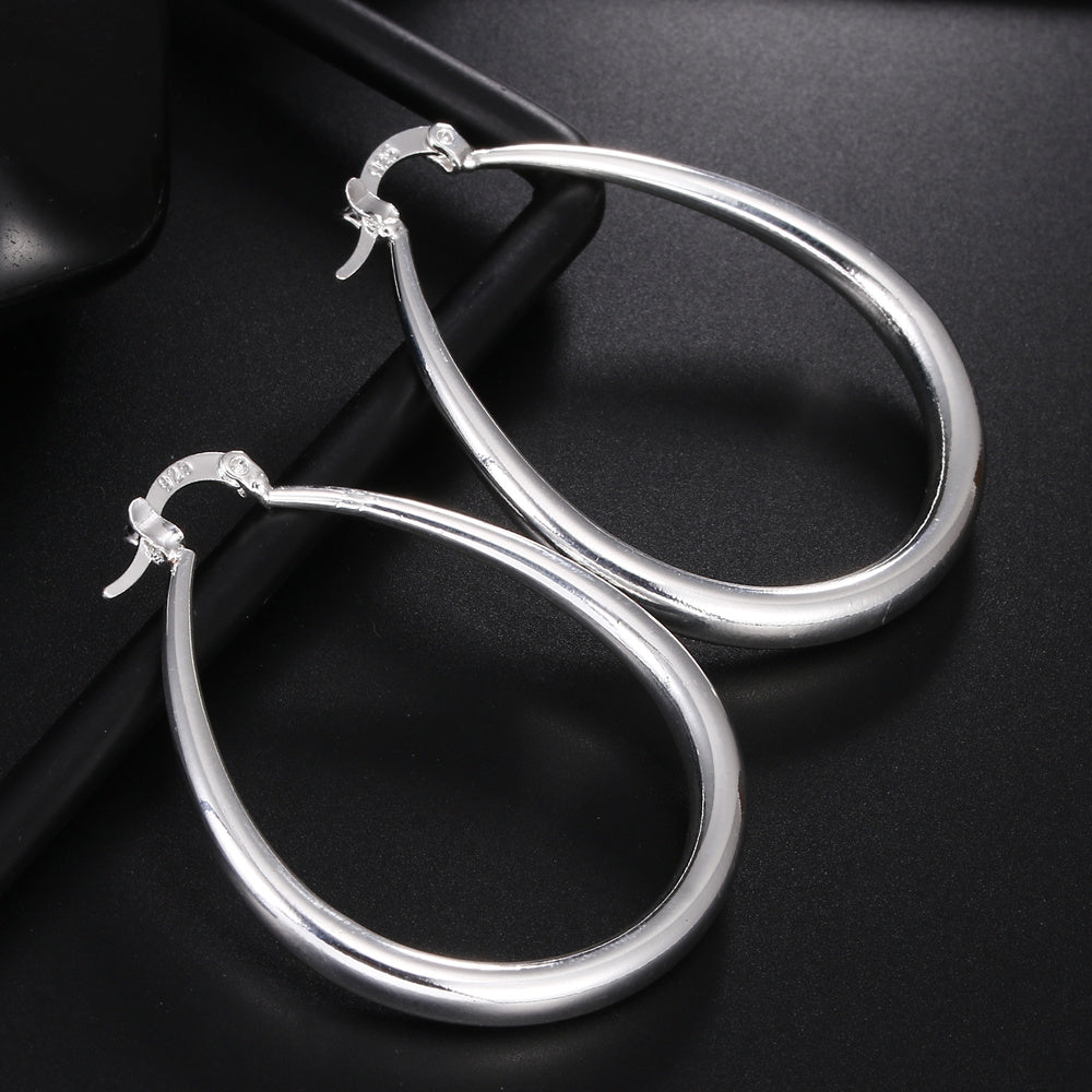 Women’s Hoop Earrings with Smooth Circle Design 3