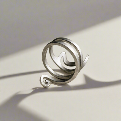 Women’s Ring with Twisted Cat Design 2