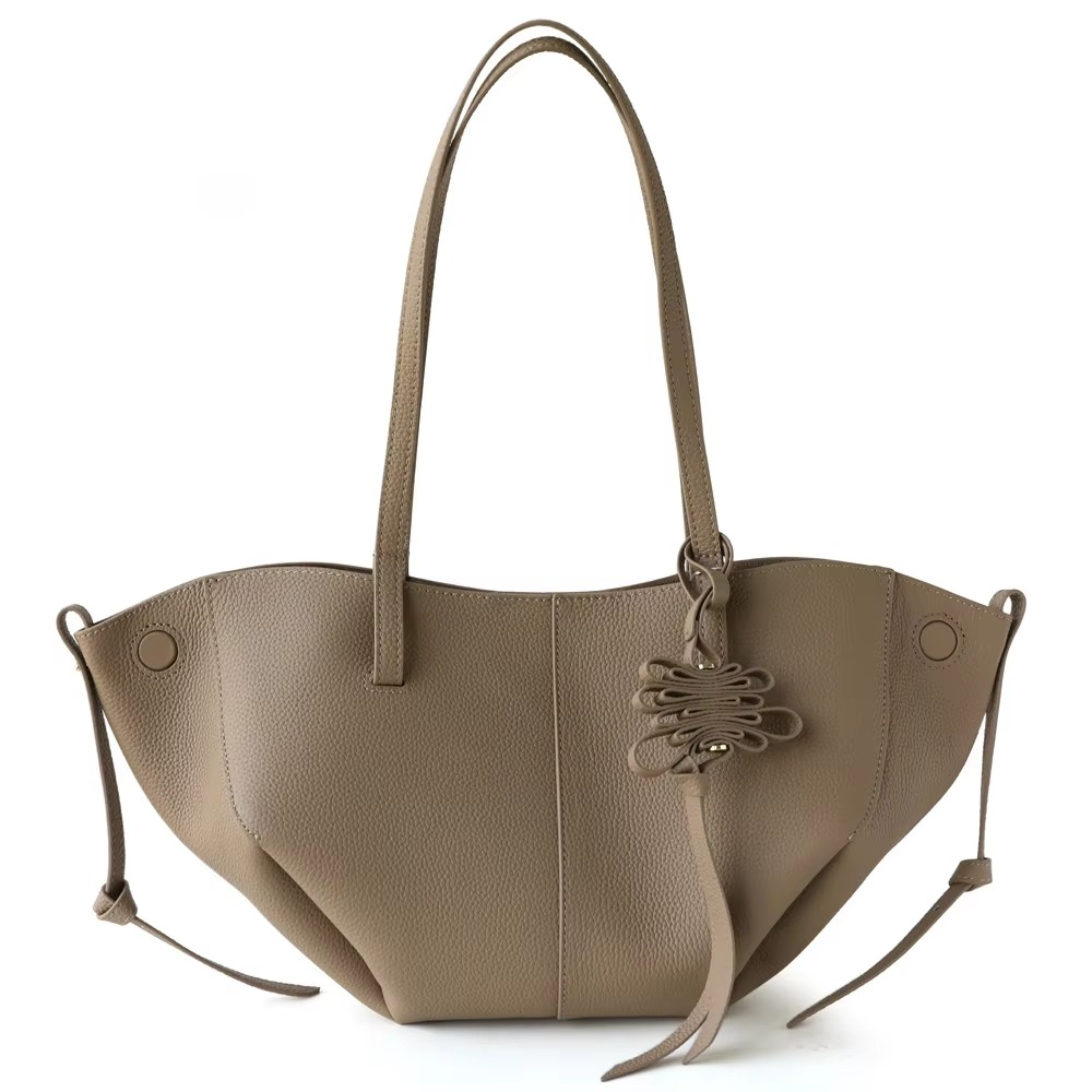 Women’s Spacious Tote Bag for Everyday Essentials 2