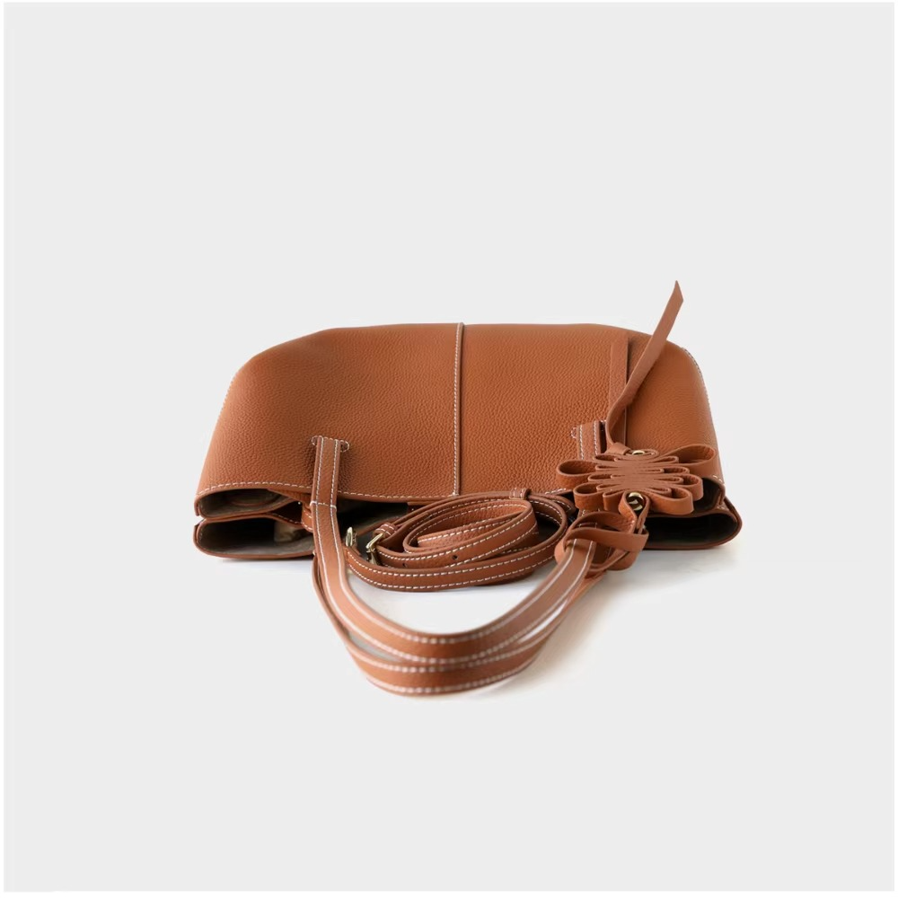 Women’s Spacious Tote Bag for Everyday Essentials 4