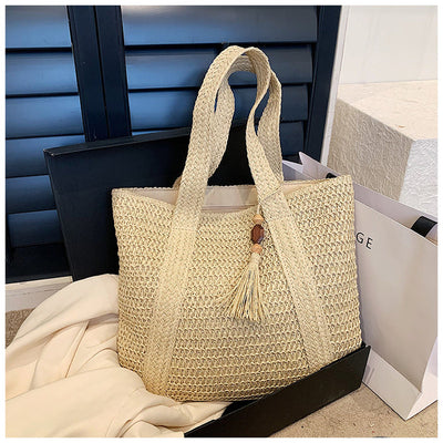 Women’s Spacious Woven Shoulder Bag for Daily Use