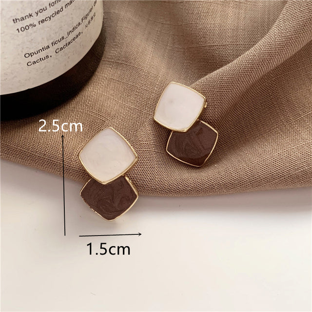 Women’s Stud Earrings with Circular Minimalist Design 3