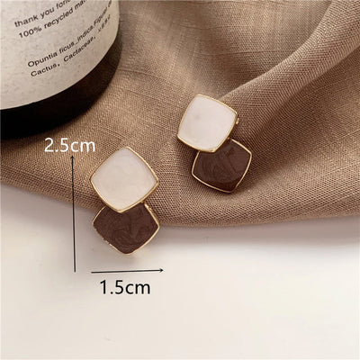 Women’s Stud Earrings with Circular Minimalist Design 3