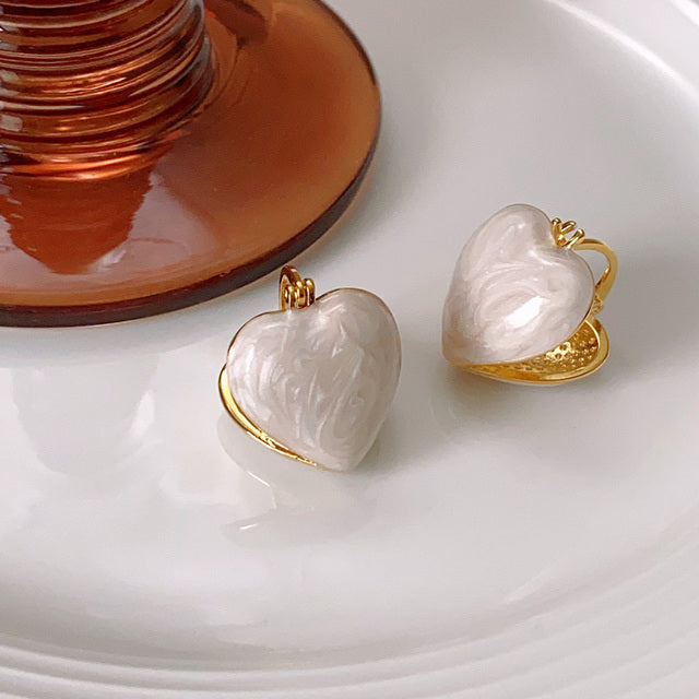 Women's Stud Earrings with Heart Design 3