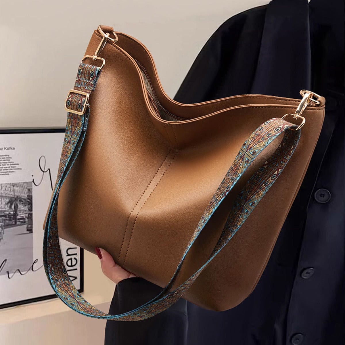 Women’s Versatile Shoulder Bag with Adjustable Strap 0