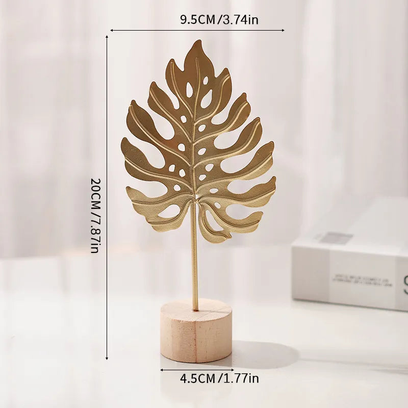 Metal Sculpture – Minimalist Leaf Decoration